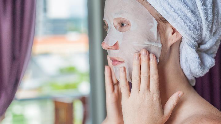 孕妇保养皮肤光喝水怎么够？不妨试试自制面膜